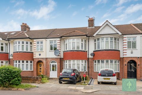 Hyde Park Avenue, Winchmore Hill N21