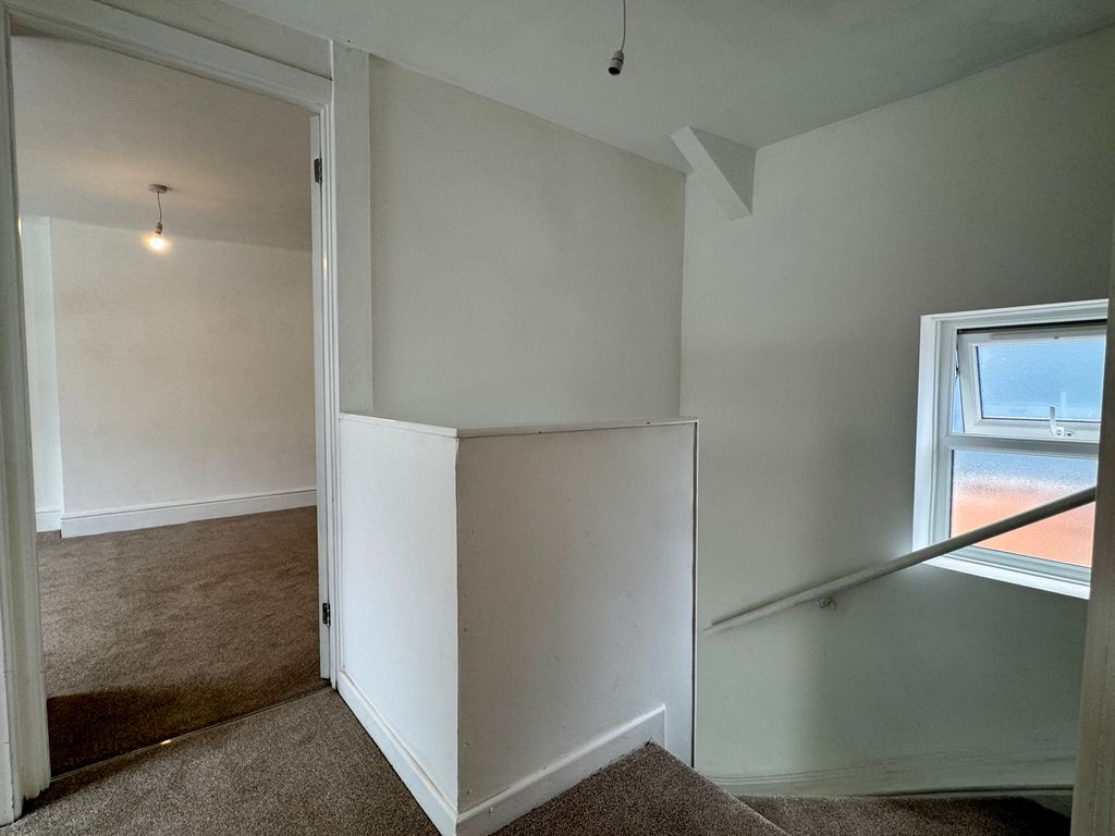 Additional image 11 of 2 bed flat to rentStation Road, Carmarthen SA33