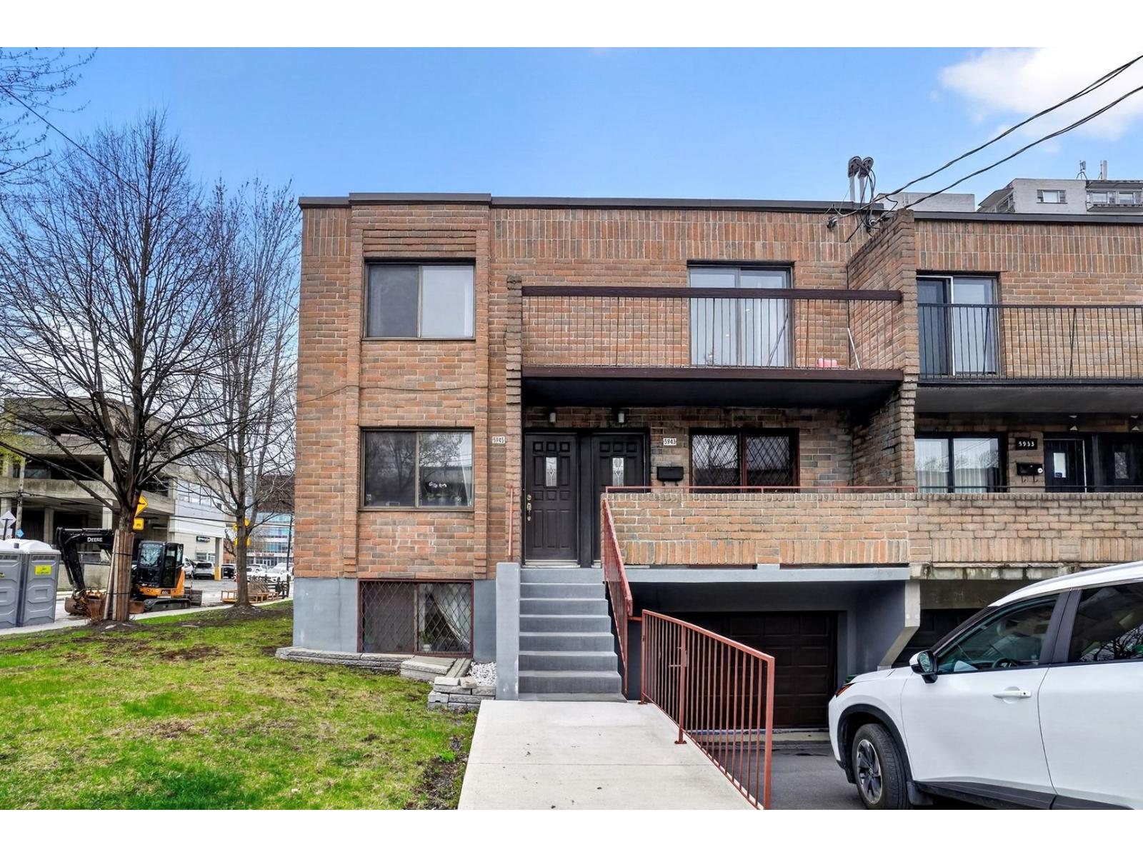 5945 Av. Coolbrook