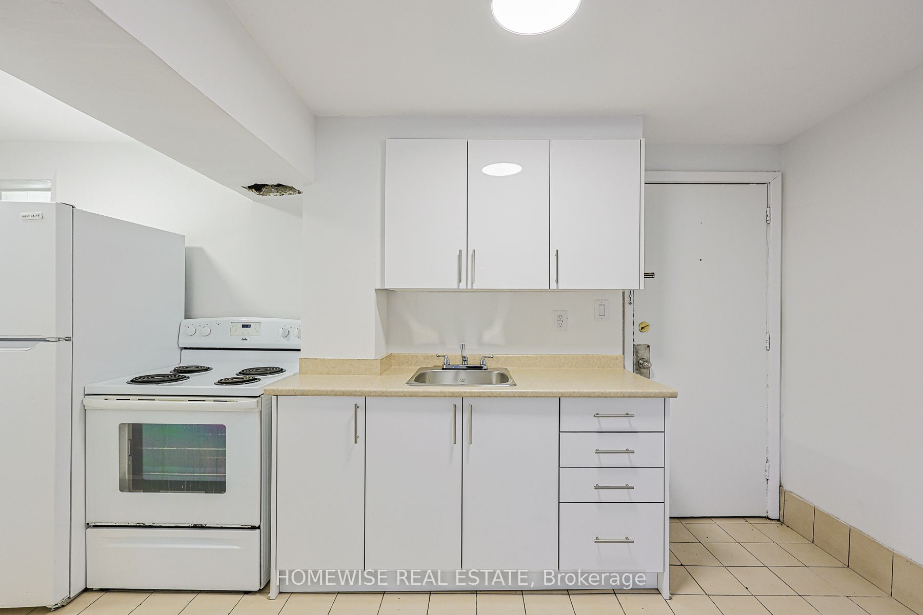 Additional image 4 of 102-2208 Dufferin Street, Toronto, ON, M6E 3R8