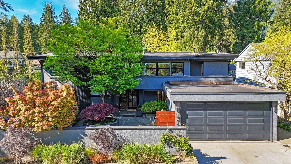 1098 Linnae Avenue, North Vancouver, BC, V7R 1Z4