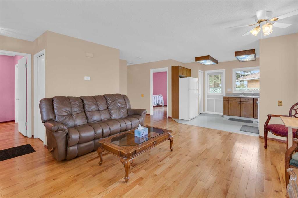 Additional image 3 of 2831 Dovely Park SE, Calgary, AB, T2B 3G3