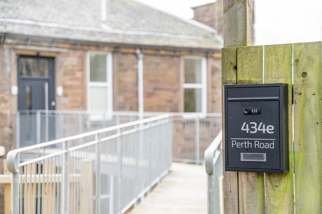 4 bed flat to rentPerth Road, Dundee DD2 photo 4