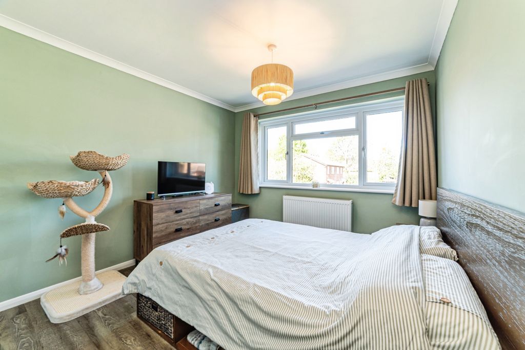 Additional image 11 of 3 bed link detached house for saleConstable Close, Basingstoke RG21