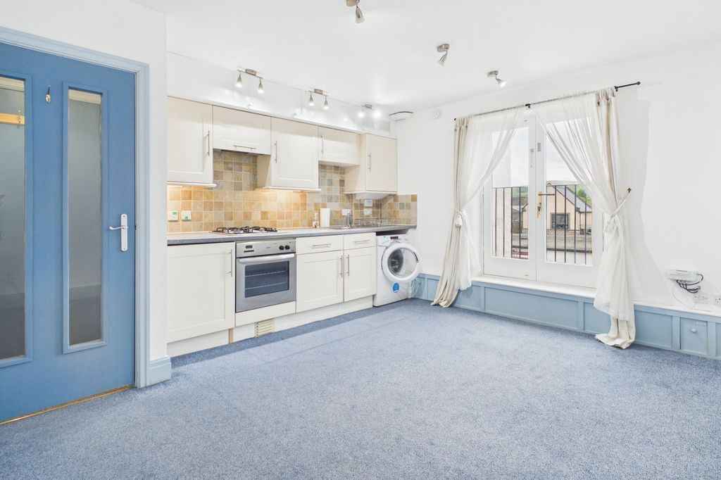 2 bed flat to rentFlat 1, 141 Highgate, Kendal LA9 photo 2
