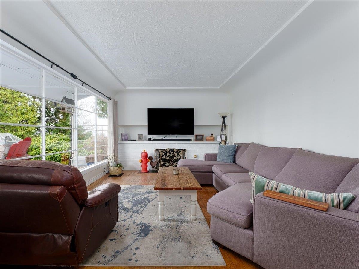 Additional image 4 of 322 25th Street E, North Vancouver, BC, V7N 1A3