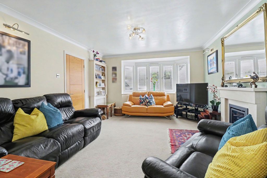 Additional image 3 of 6 bed detached house for saleBritannia Gardens, Hedge End SO30