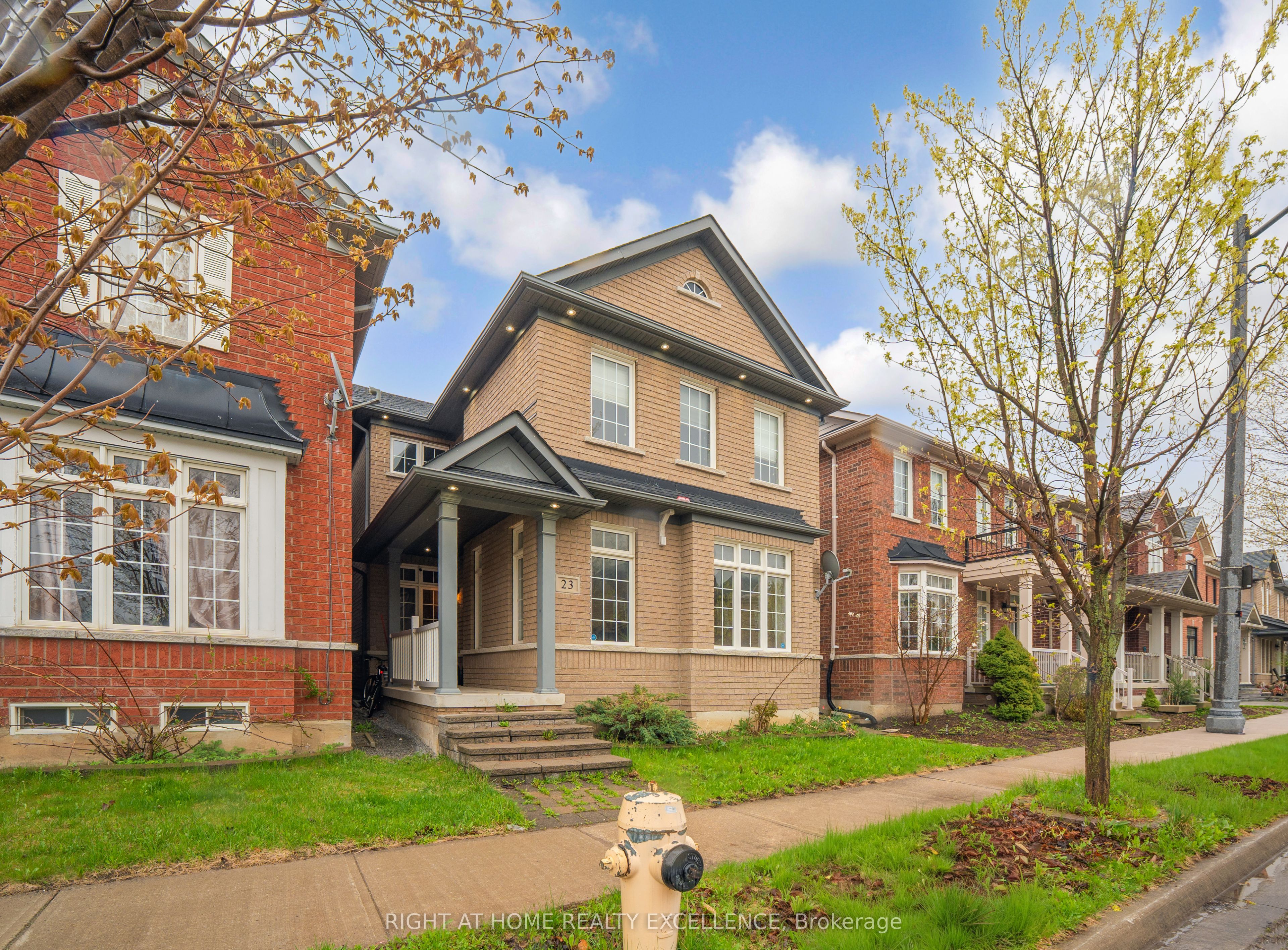 23 Quail Hollow, Markham, ON, L6B 0K7