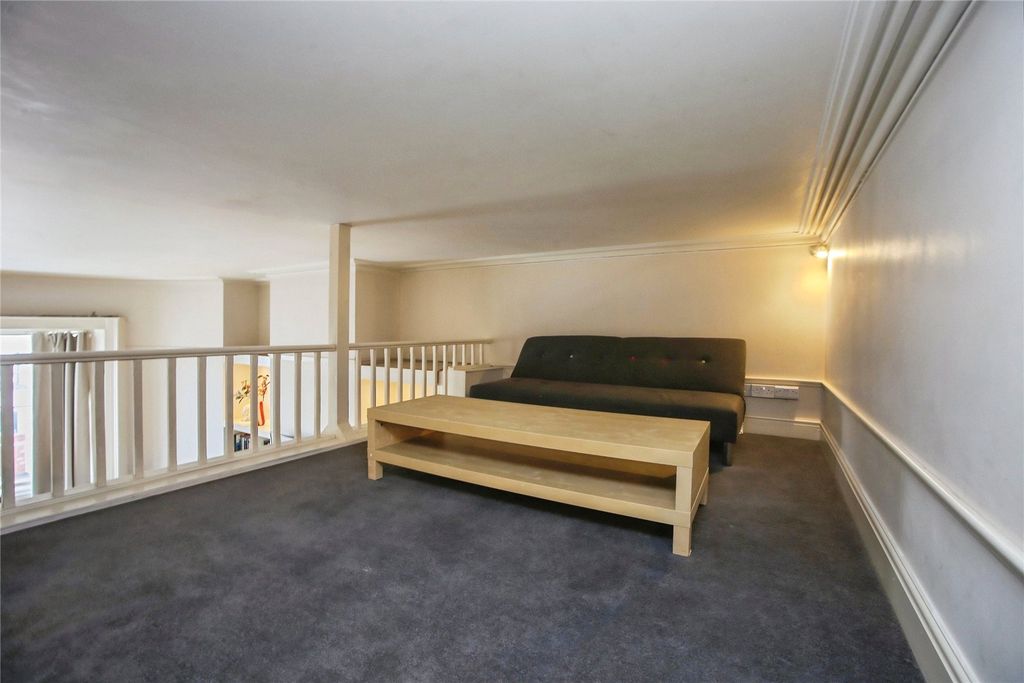 Additional image 12 of 3 bed flat to rentBerkeley Street, Cheltenham, Gloucestershire GL52