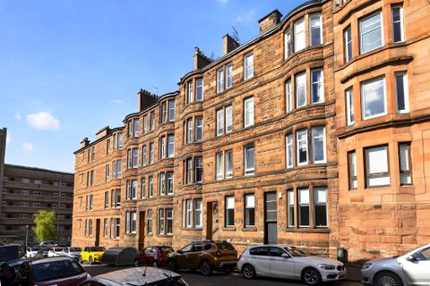 Laurel Place, Thornwood, Glasgow G11