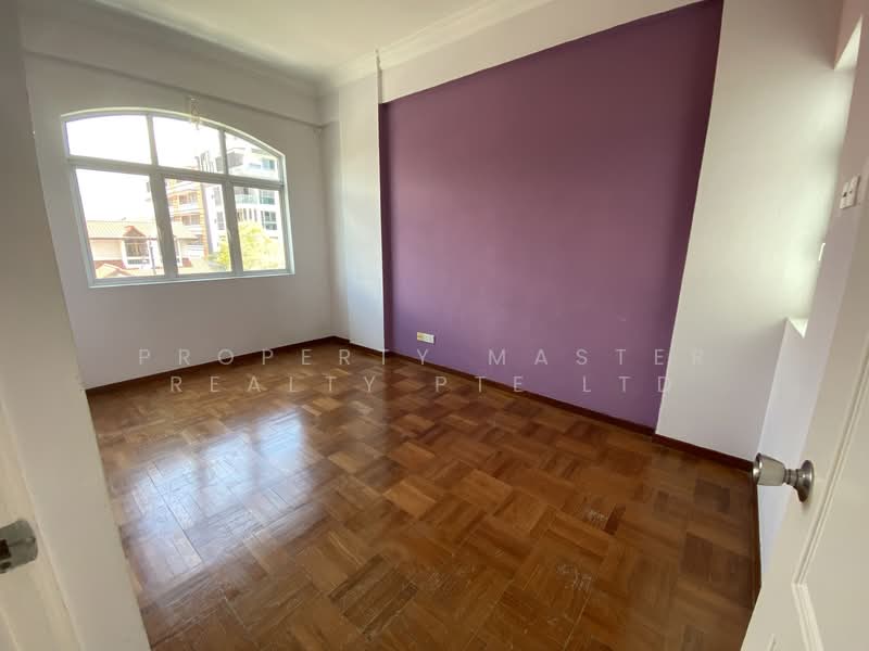 230 Tembeling Road photo 4