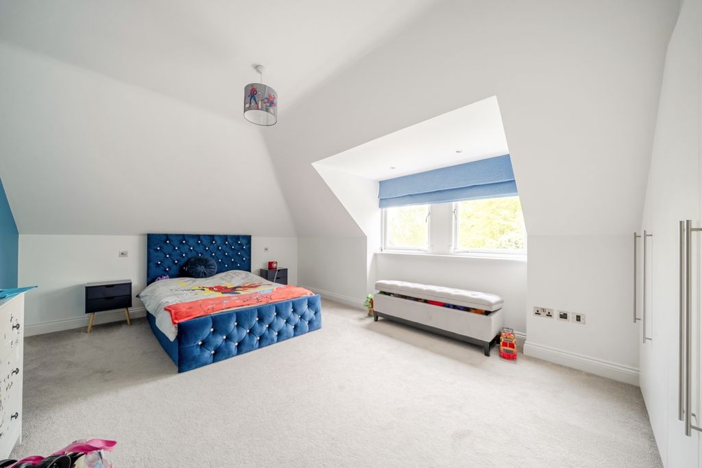 Additional image 12 of 6 bed detached house to rentPenn Road, Knotty Green, Beaconsfield HP9