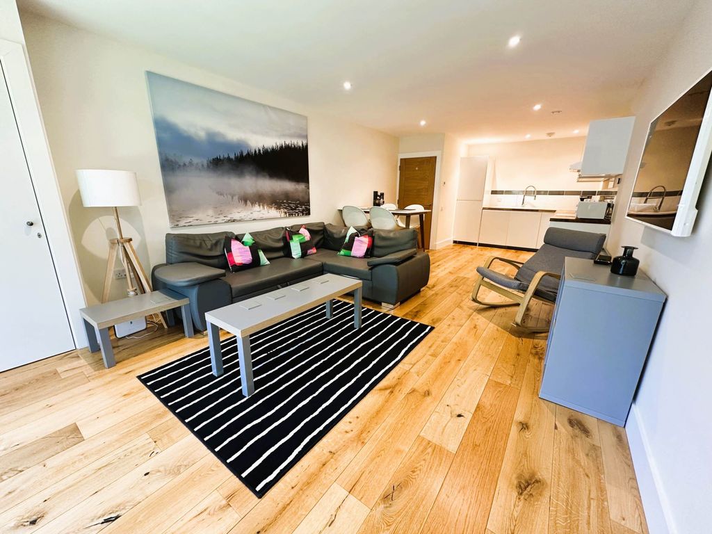 2 bed flat to rentSt. Stephens Road, Canterbury CT2 photo 2