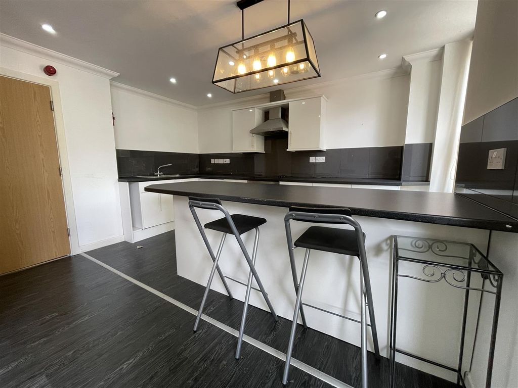 Additional image 2 of 2 bed flat to rentRichmond Road, Cardiff CF24