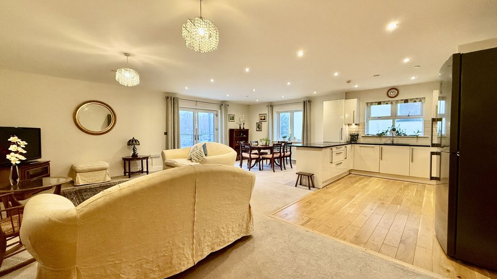 Additional image 6 of 3 bed flat for saleApt. 4 Lakeside Apartments, Park Road, Ramsey IM8