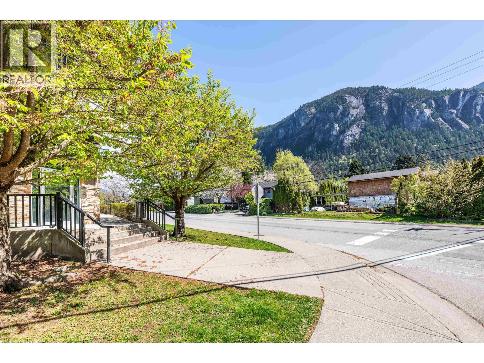 Additional image 5 of 102&103-1909 Maple Drive, Squamish, BC, V8B0T1