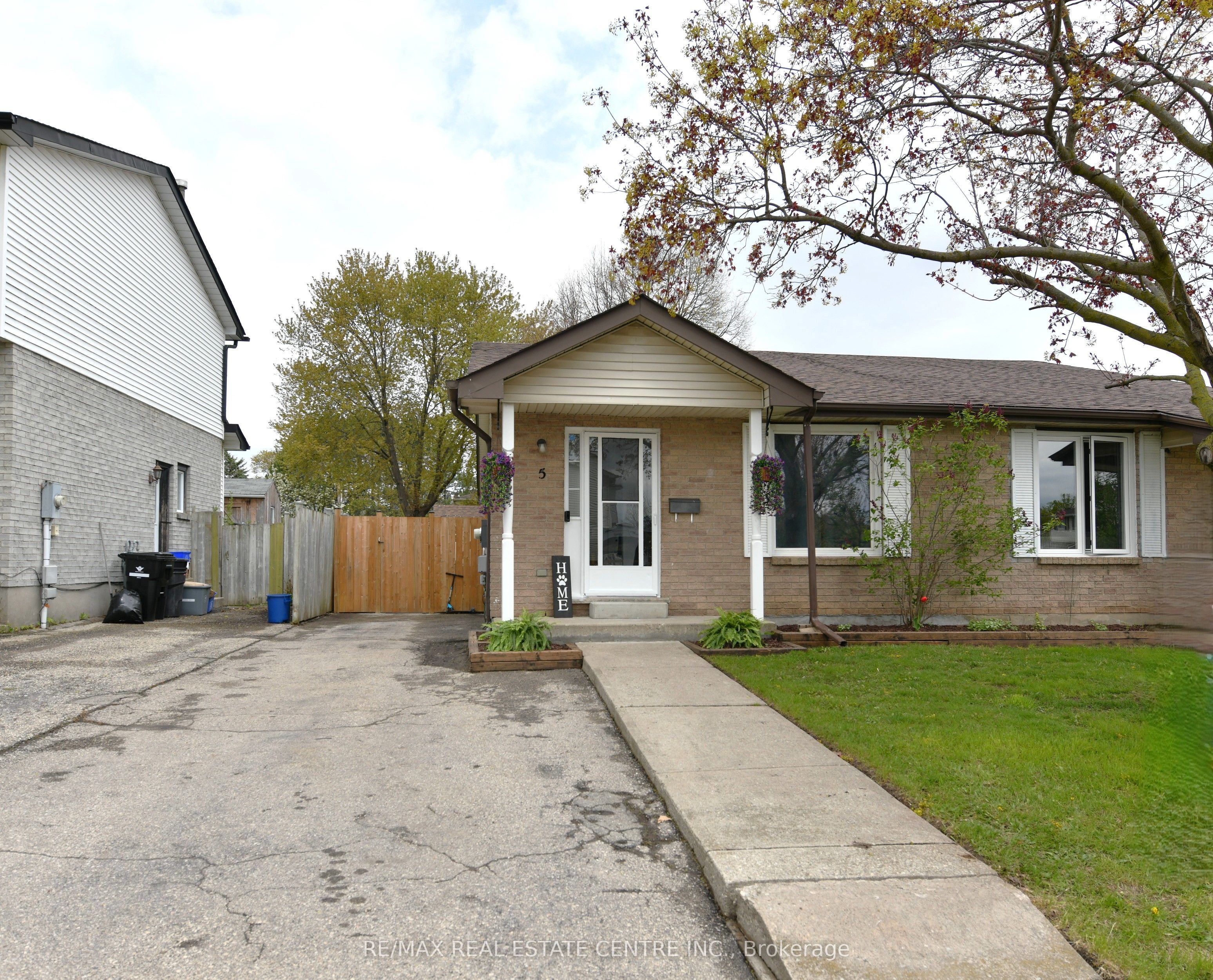 5 Harmony Court, Cambridge, ON, N1R 7T3
