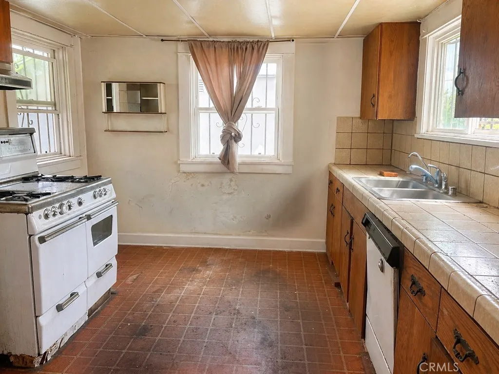 Additional image 23 of 211 S Bel Aire Drive, Burbank, CA 91501