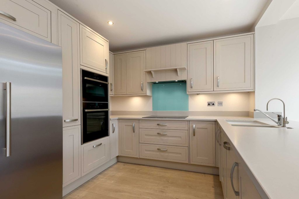 Additional image 5 of 3 bed semi-detached house for saleHorseshoe Crescent, Beaconsfield, Buckinghamshire HP9
