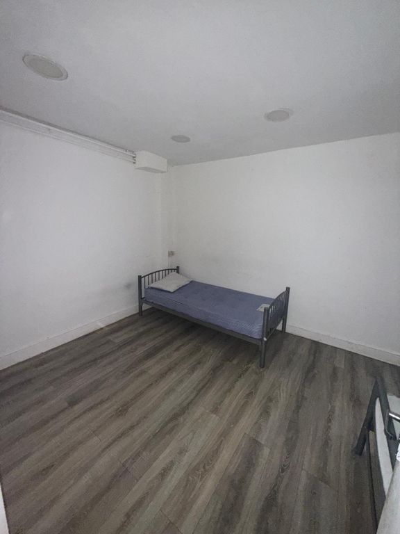 1 bed flat to rentIlford IG1 photo 4