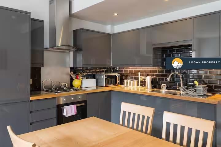 Additional image 3 of 2 bed flat to rentCanongate, Edinburgh EH8