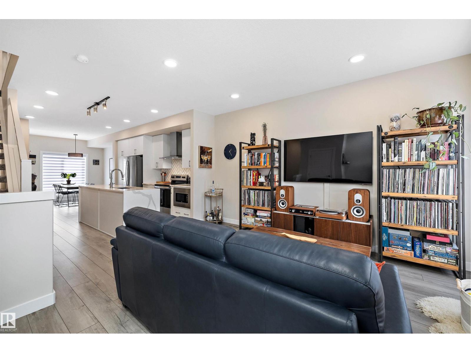 Additional image 3 of 7817 Yorke Road NW, Edmonton, AB, T5G2R6