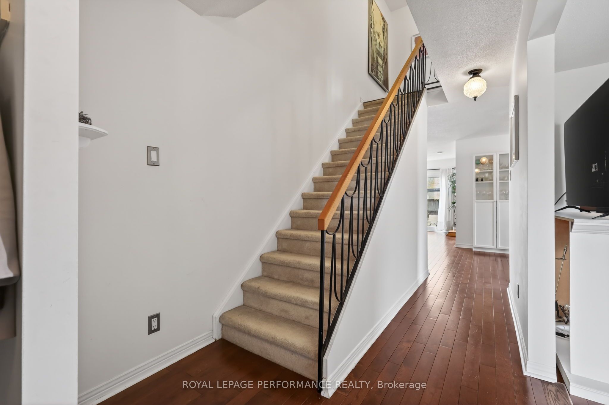 Additional image 4 of 2 Canbury Crescent, Ottawa, ON, K2G 4L4