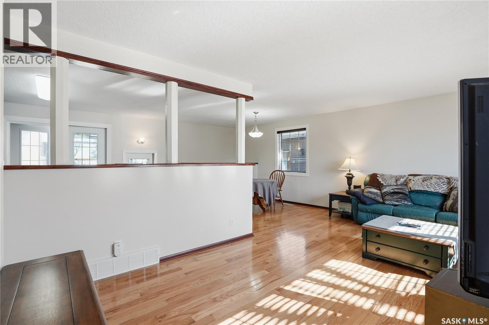 Additional image 3 of 2 Hardy Crescent, Saskatoon, SK, S7H3E7
