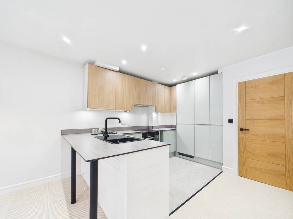 Additional image 5 of 4 bed flat to rentCoytes Gardens, Ipswich, Suffolk IP1