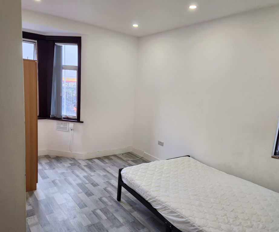 Additional image 5 of 5 bed flat to rentLey Street, Ilford IG1
