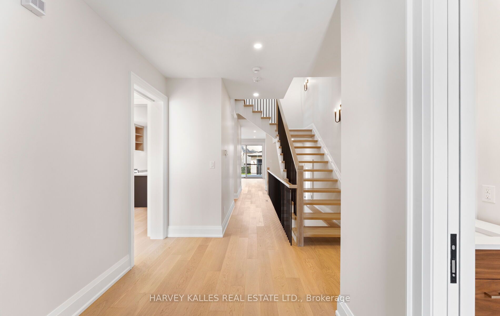 Additional image 6 of 94 Prince Edward Drive S, Toronto, ON, M8Y 3V7