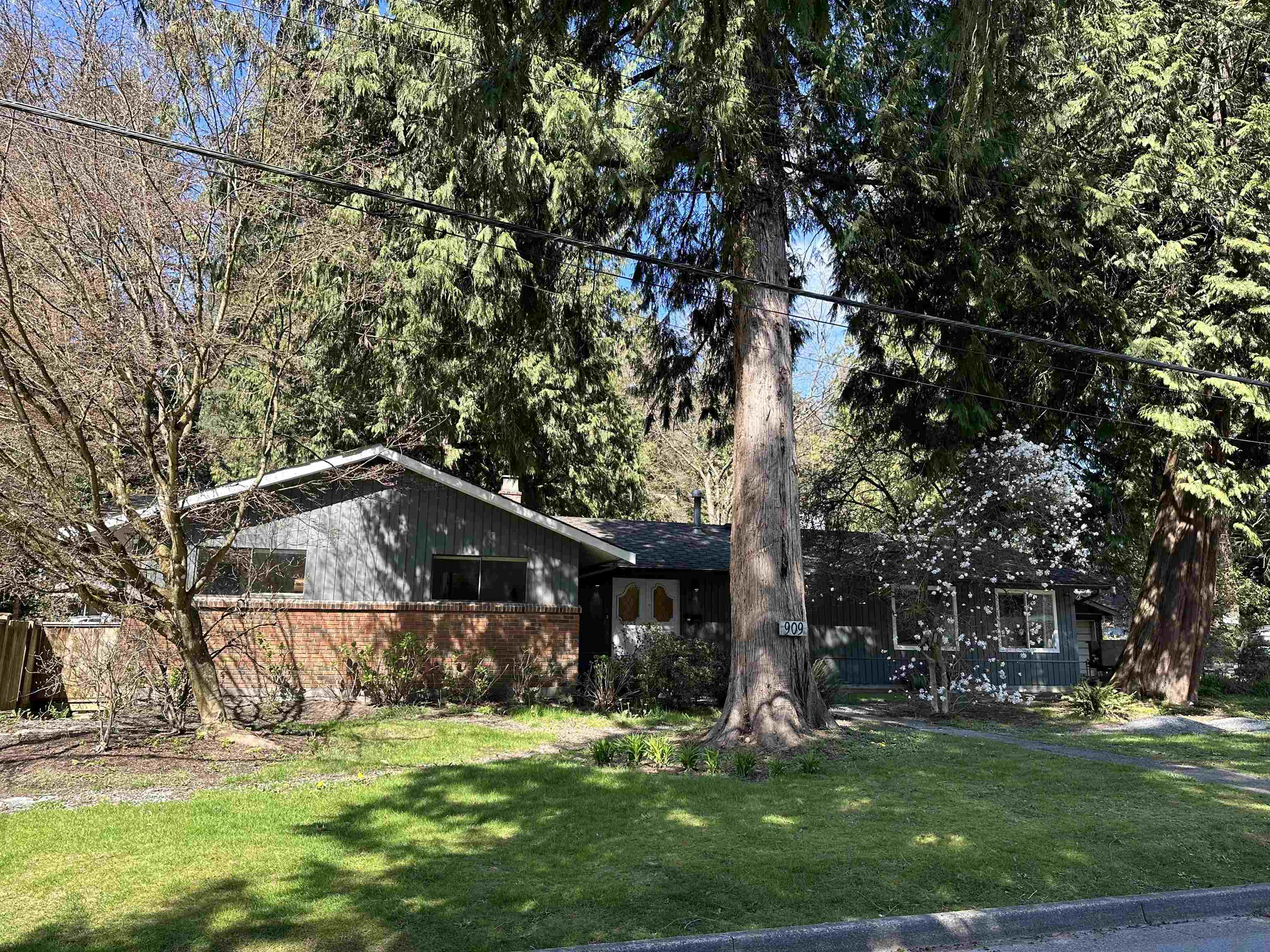 909 Seymour Boulevard, North Vancouver, BC, V7J 2J7