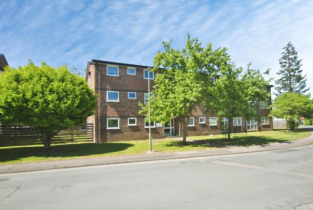 2 bed flat for saleCharter Way, Wallingford OX10