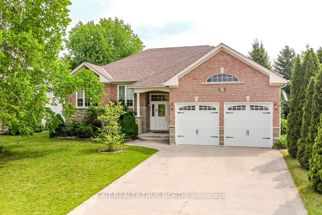 29 Old Hickory Lane, Wasaga Beach, ON, L9Z 3B1