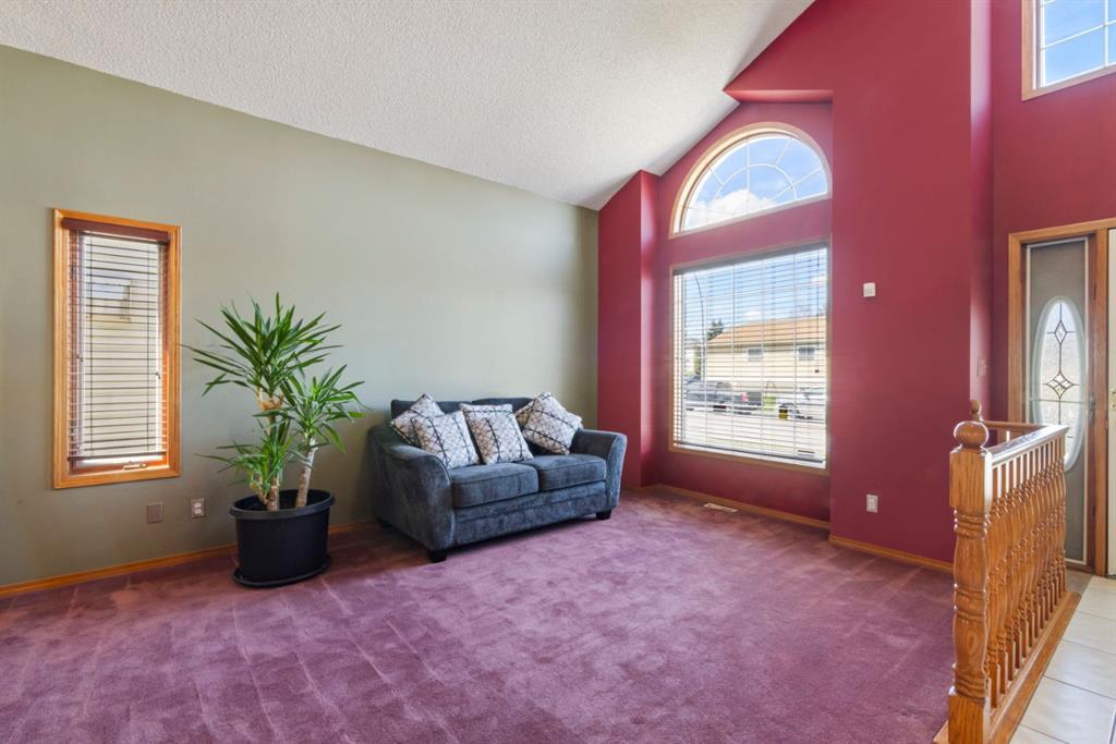 Additional image 5 of 87 Applefield Close SE, Calgary, AB, T2A 7R1