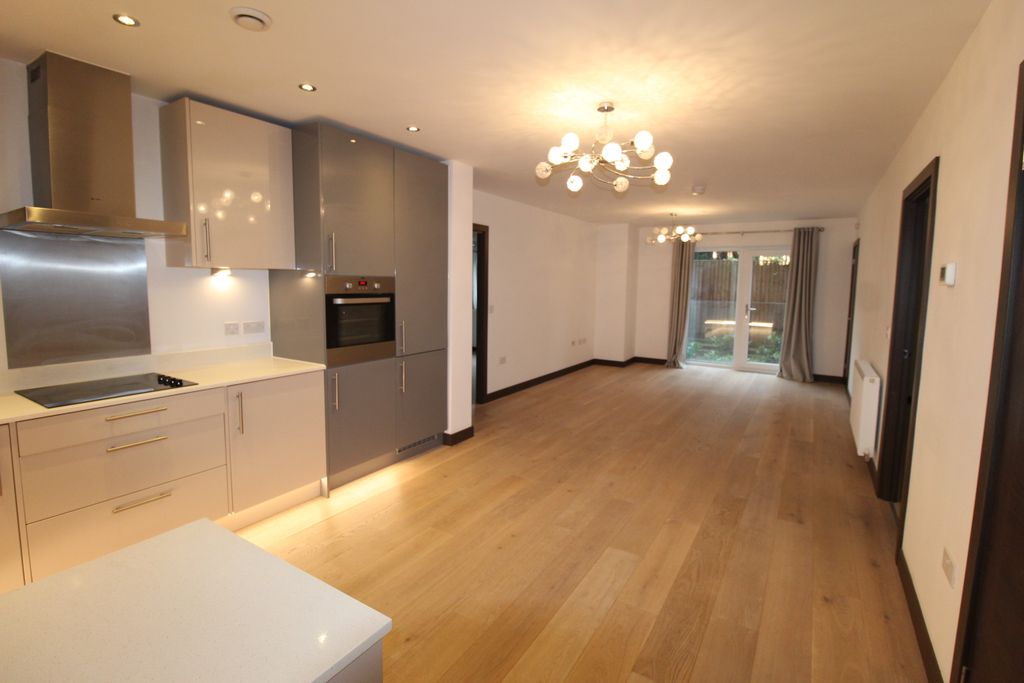 Additional image 2 of 2 bed flat to rentHarland Court, Station Hill, Bury St Edmunds, Suffolk IP32