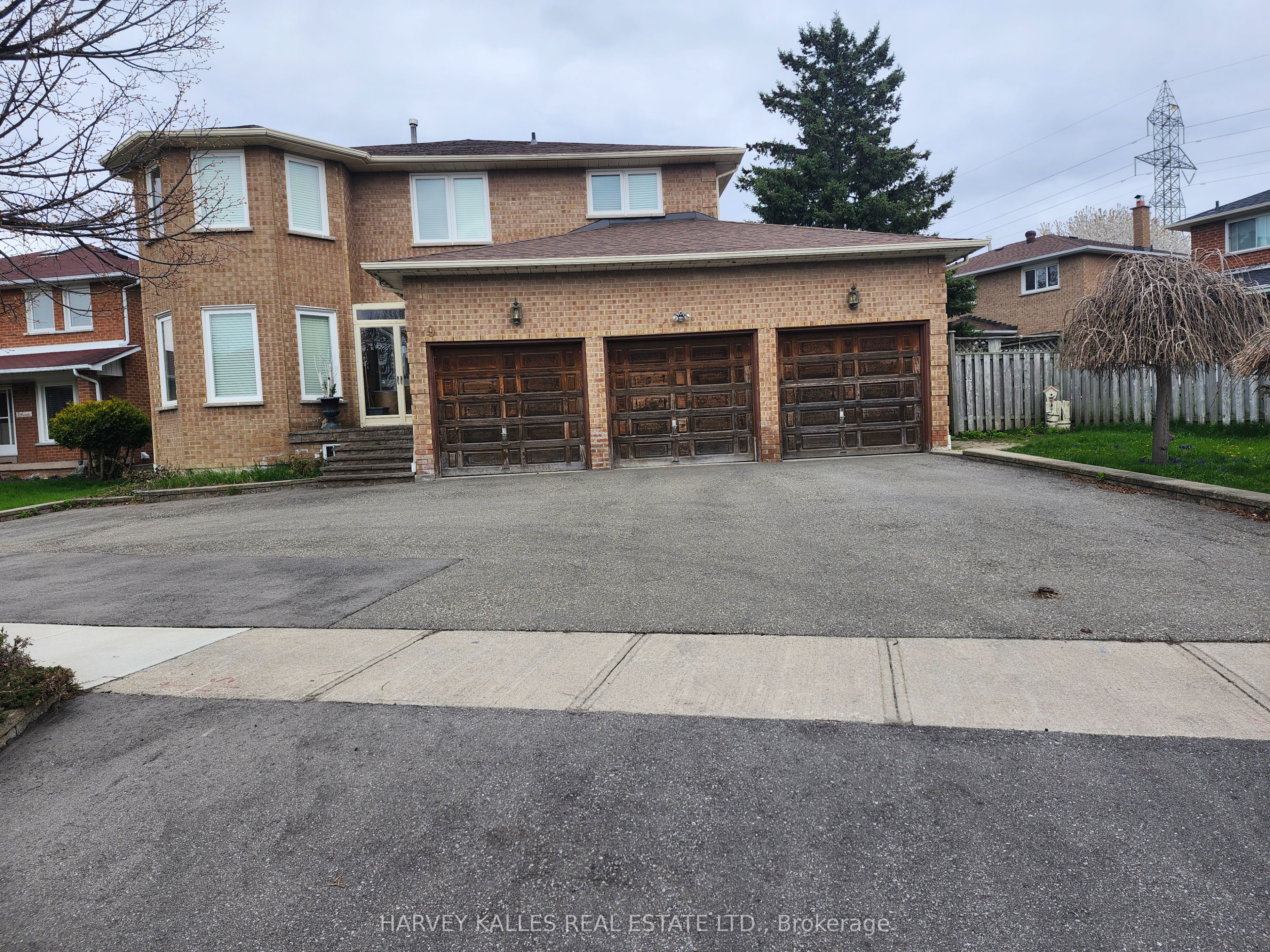 Lower-9 Scarlett Drive, Brampton, ON, L6Y 3R9