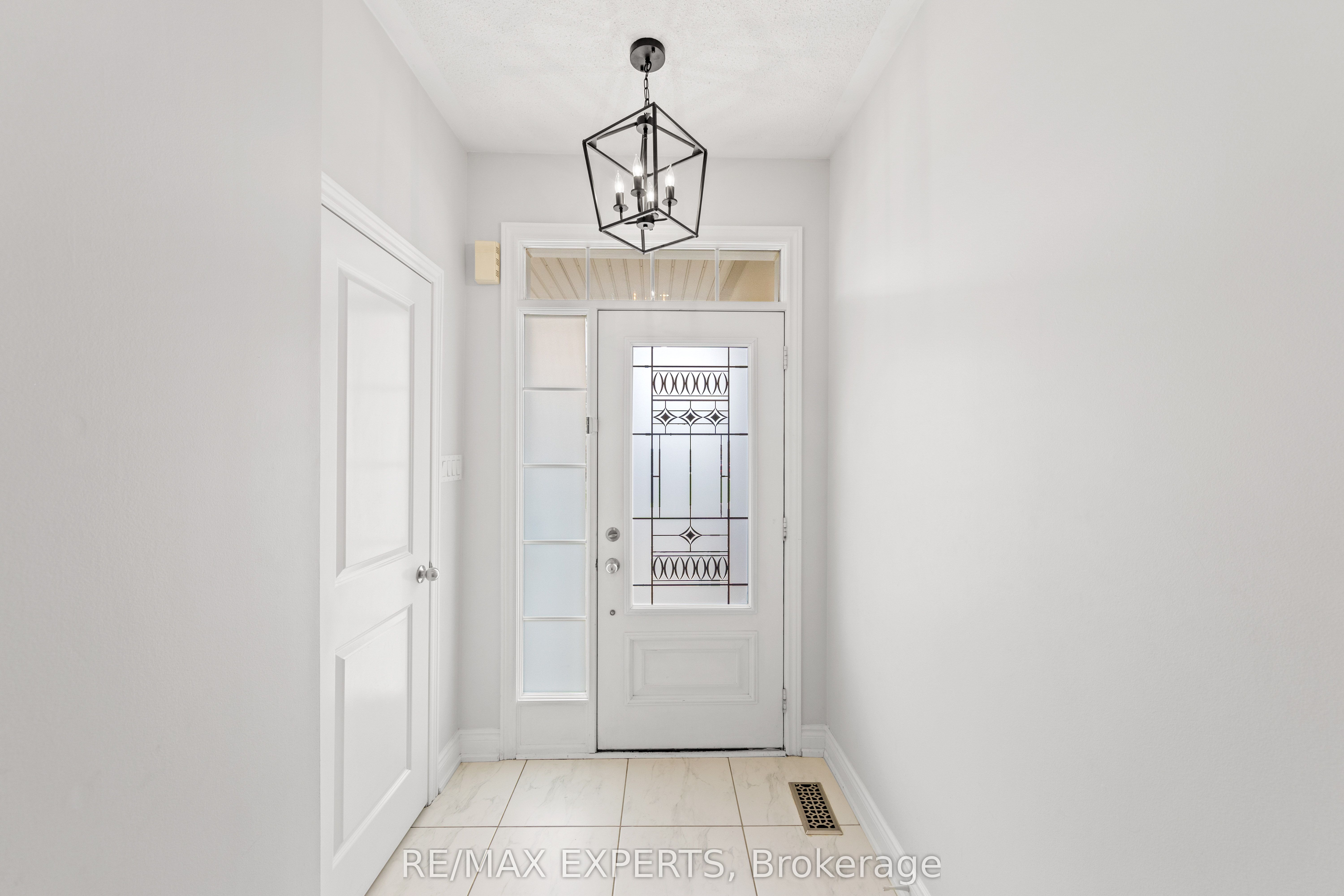 Additional image 5 of 22 Manor Glen Crescent, East Gwillimbury, ON, L0G 1M0