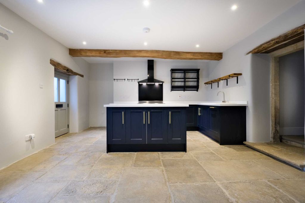 Additional image 5 of 3 bed property to rentHigh Street, Box SN13
