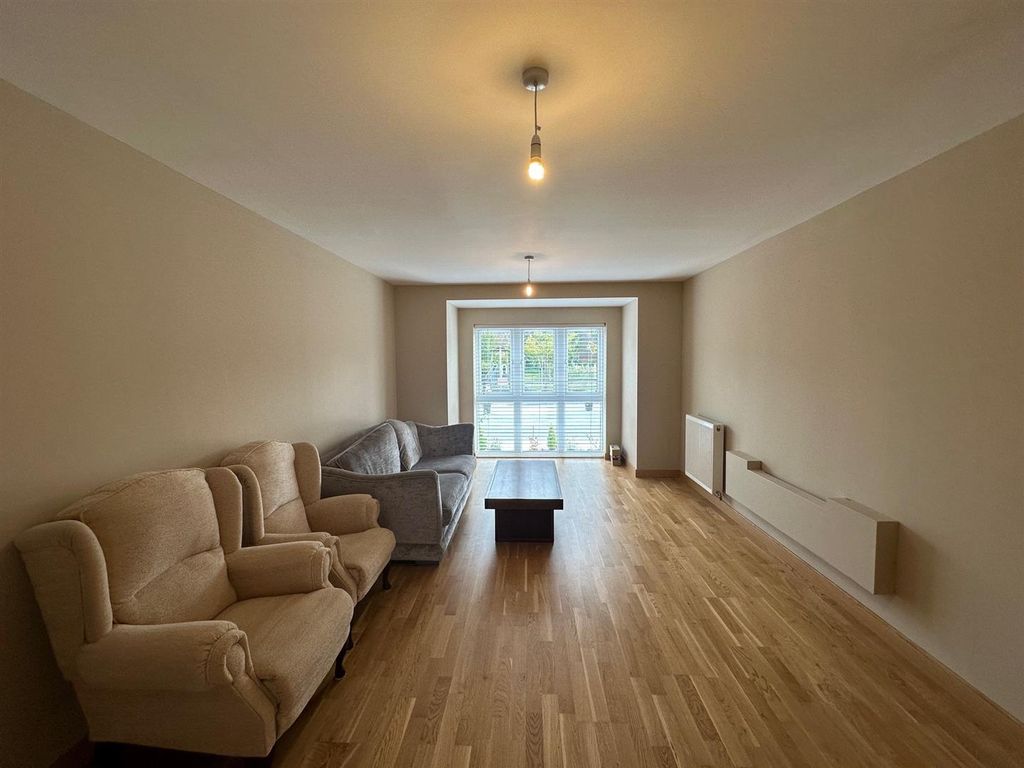 Additional image 9 of 5 bed detached house to rentMemorial Way, Off Thorpe Road, Peterborough PE3