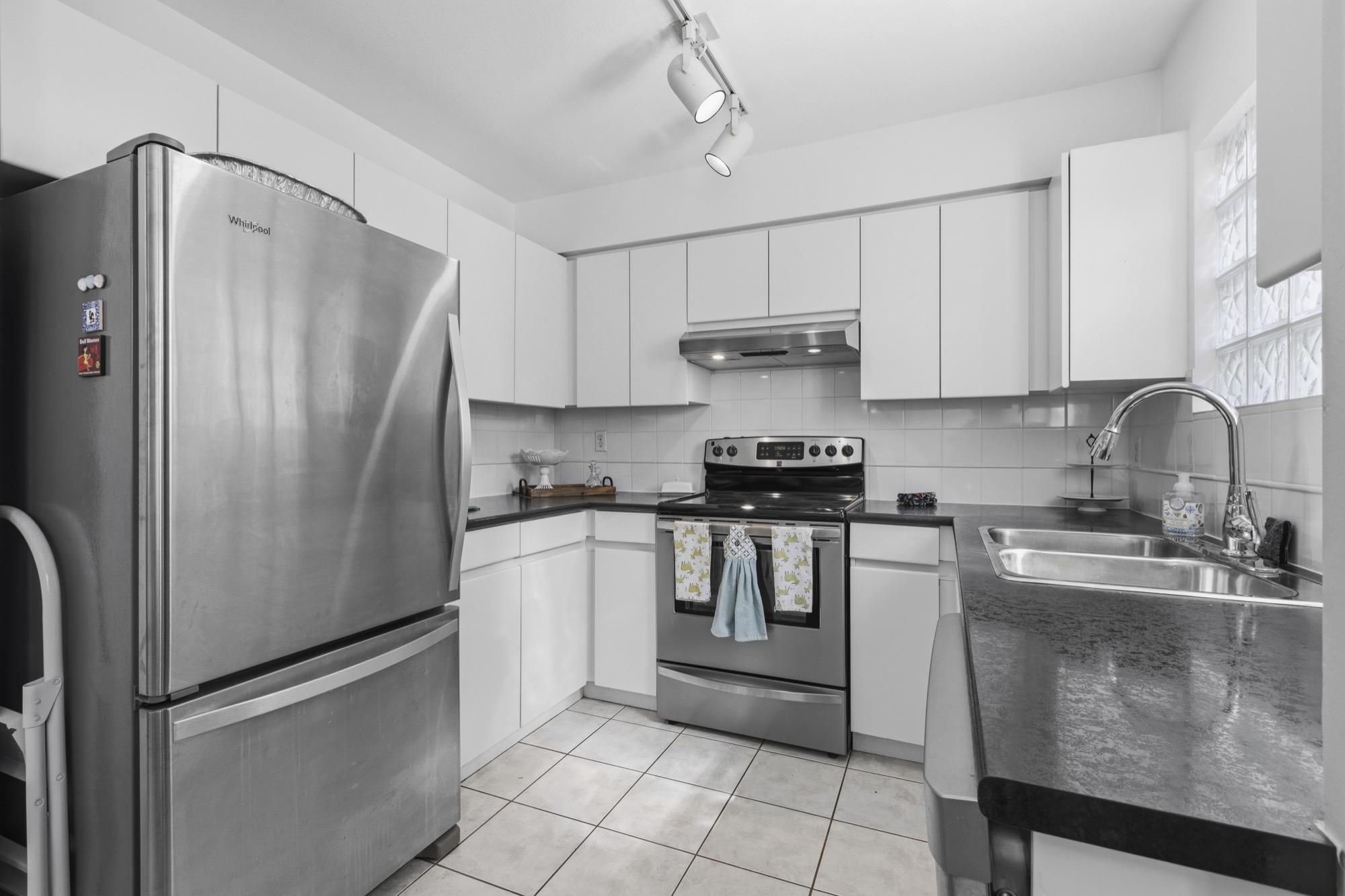 Additional image 5 of 205-1533 Best Street, White Rock, BC, V4B 4E9