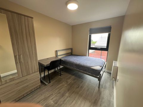 Hepburn Court, Hepburn Road, Bristol BS2, Room to rent