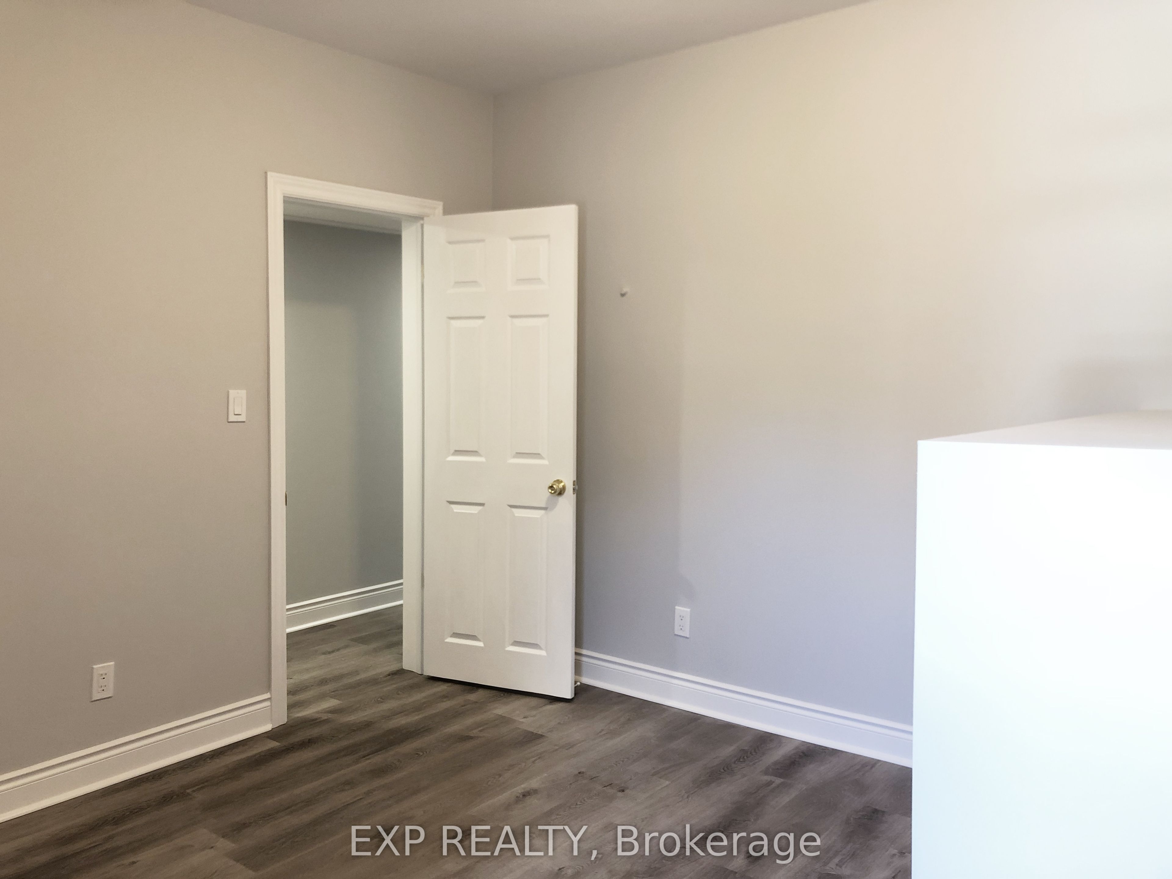 Additional image 6 of 2798 Dundas Street W, Toronto, ON, M6P 1Y5