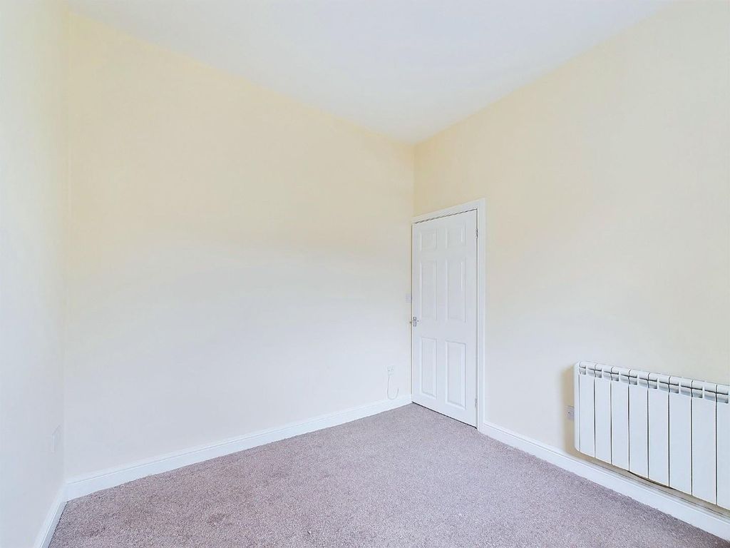 Additional image 4 of 2 bed flat to rentMarket Place, Wirksworth DE4