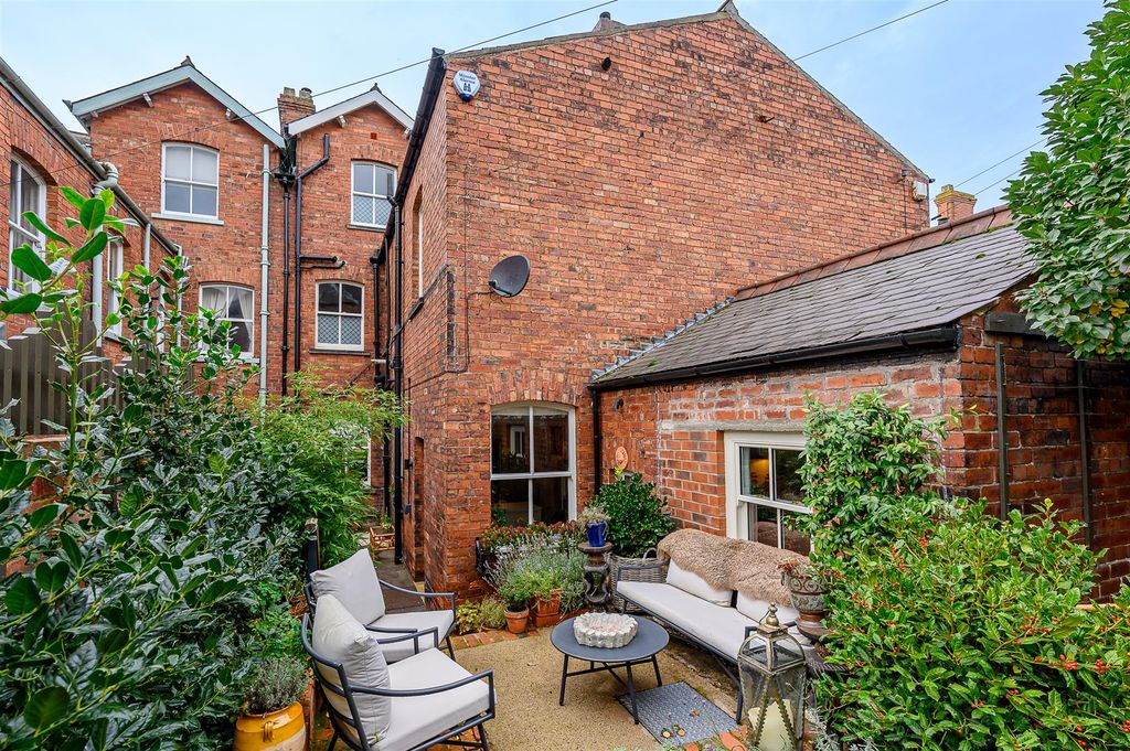 Additional image 15 of 4 bed town house for saleAlbemarle Road, York YO23