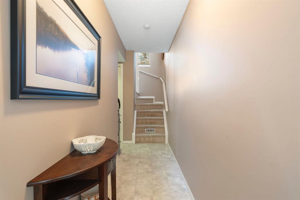 Additional image 3 of 122 Bridlewood Lane SW, Calgary, AB, T2Y3X8