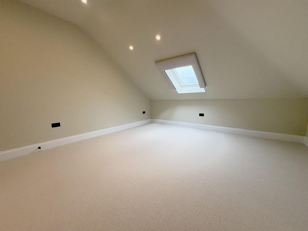Additional image 17 of 4 bed property to rentHarewood Avenue, Harewood, Leeds LS17