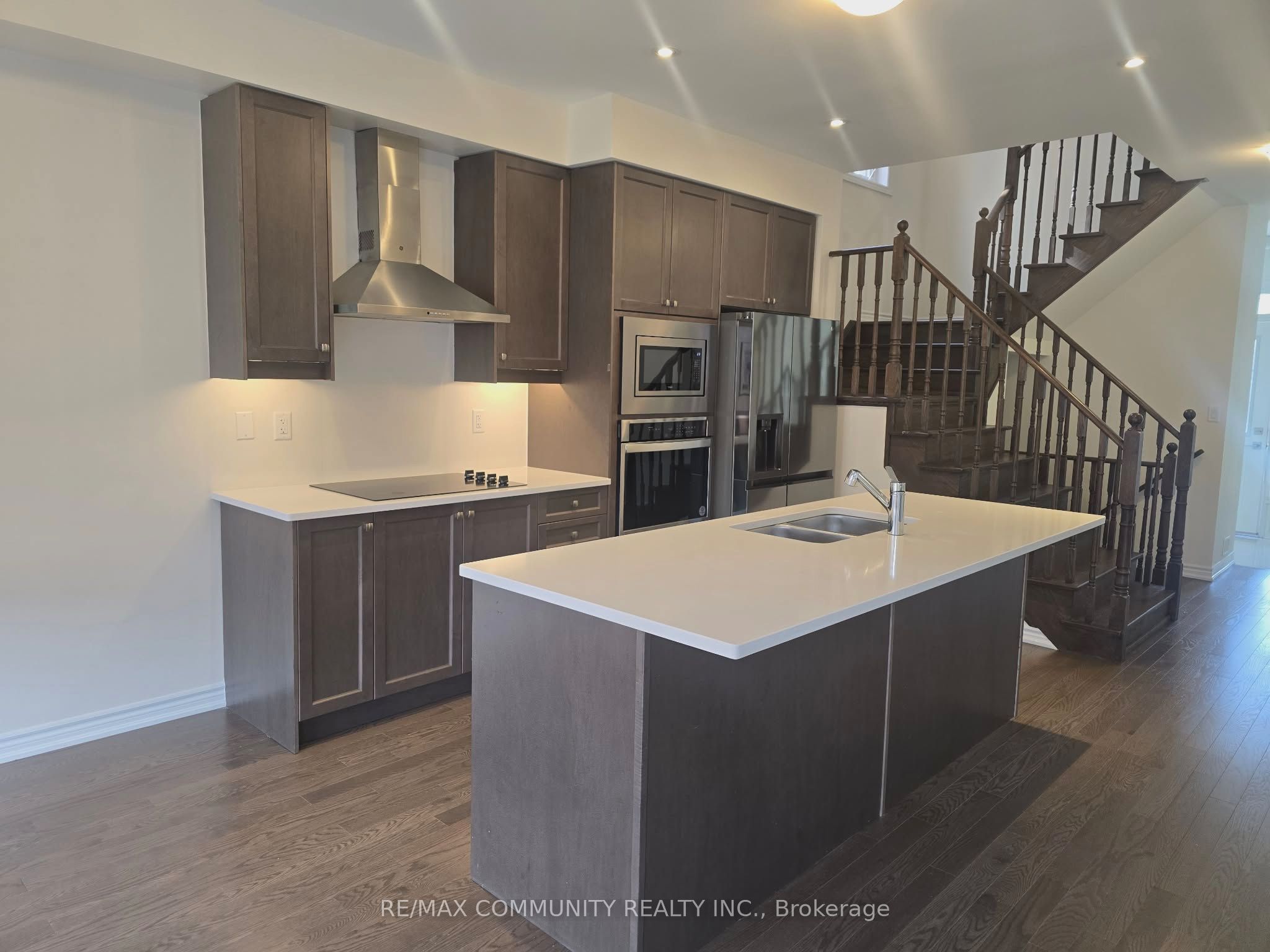 Additional image 2 of 59 Mountainside Crescent, Whitby, ON, L1R 0P4