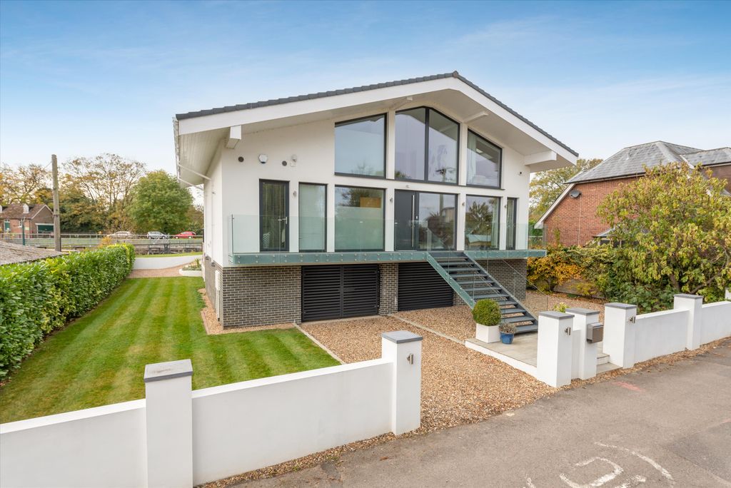 Additional image 14 of 4 bed detached house to rentHam Island, Old Windsor, Windsor, Berkshire SL4