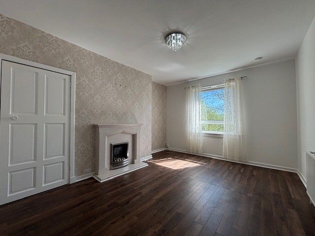 Additional image 2 of 2 bed flat to rentRose Street, Greenock PA16